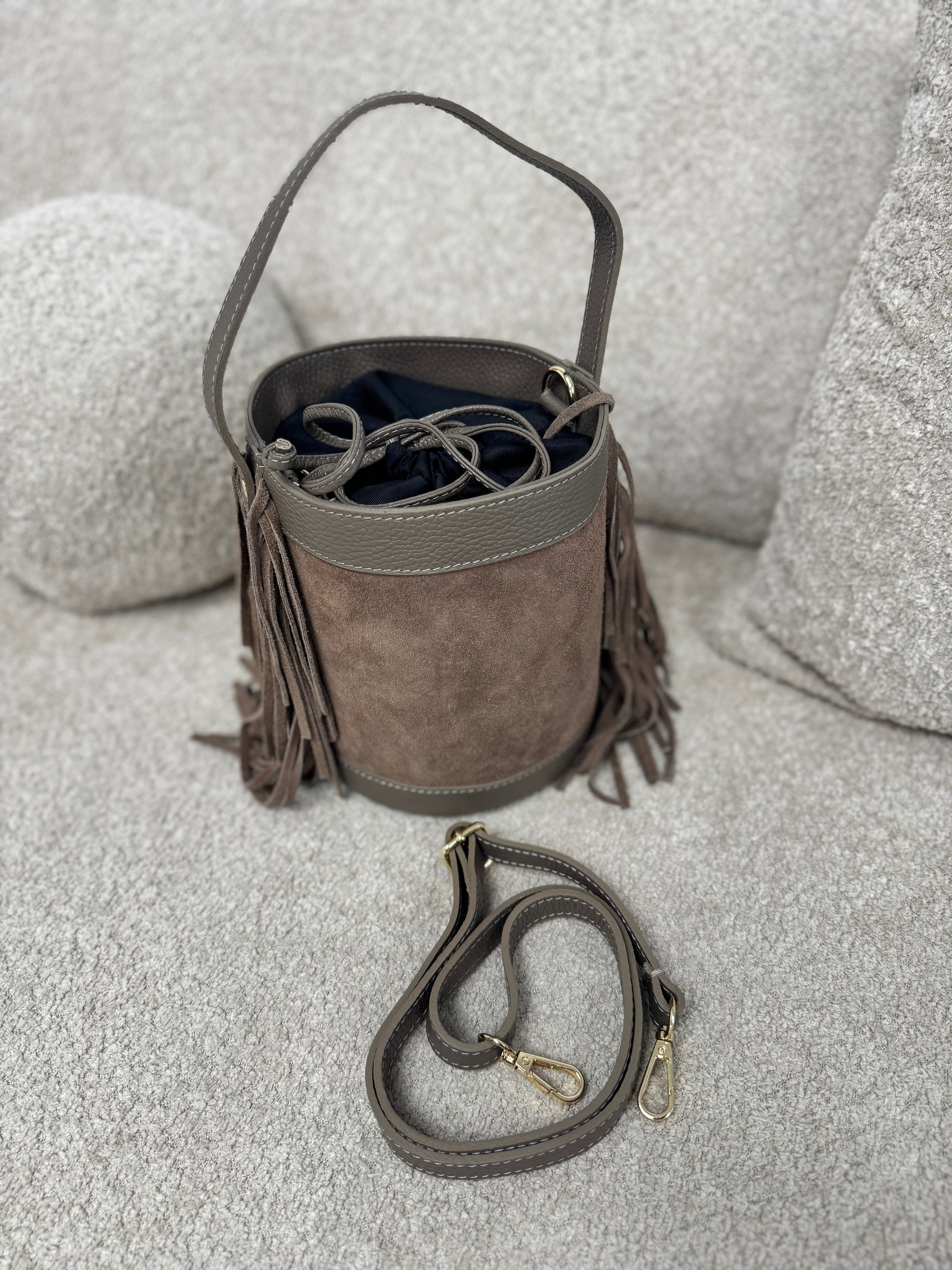 Torebka Boho Nomad – Skórzana Torebka z Frędzlami