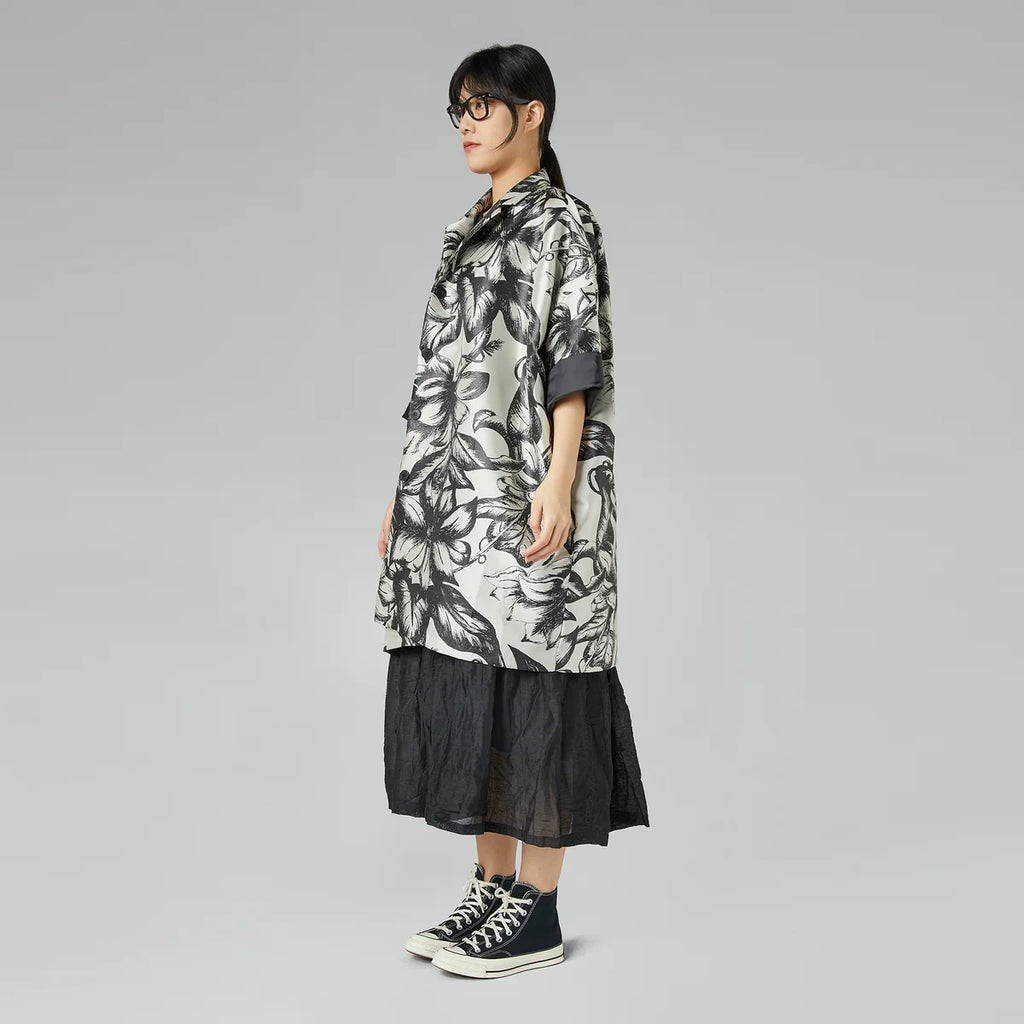 PERŁOWA KURTKA KIMONO Z KWIATAMI WENDY TRENDY