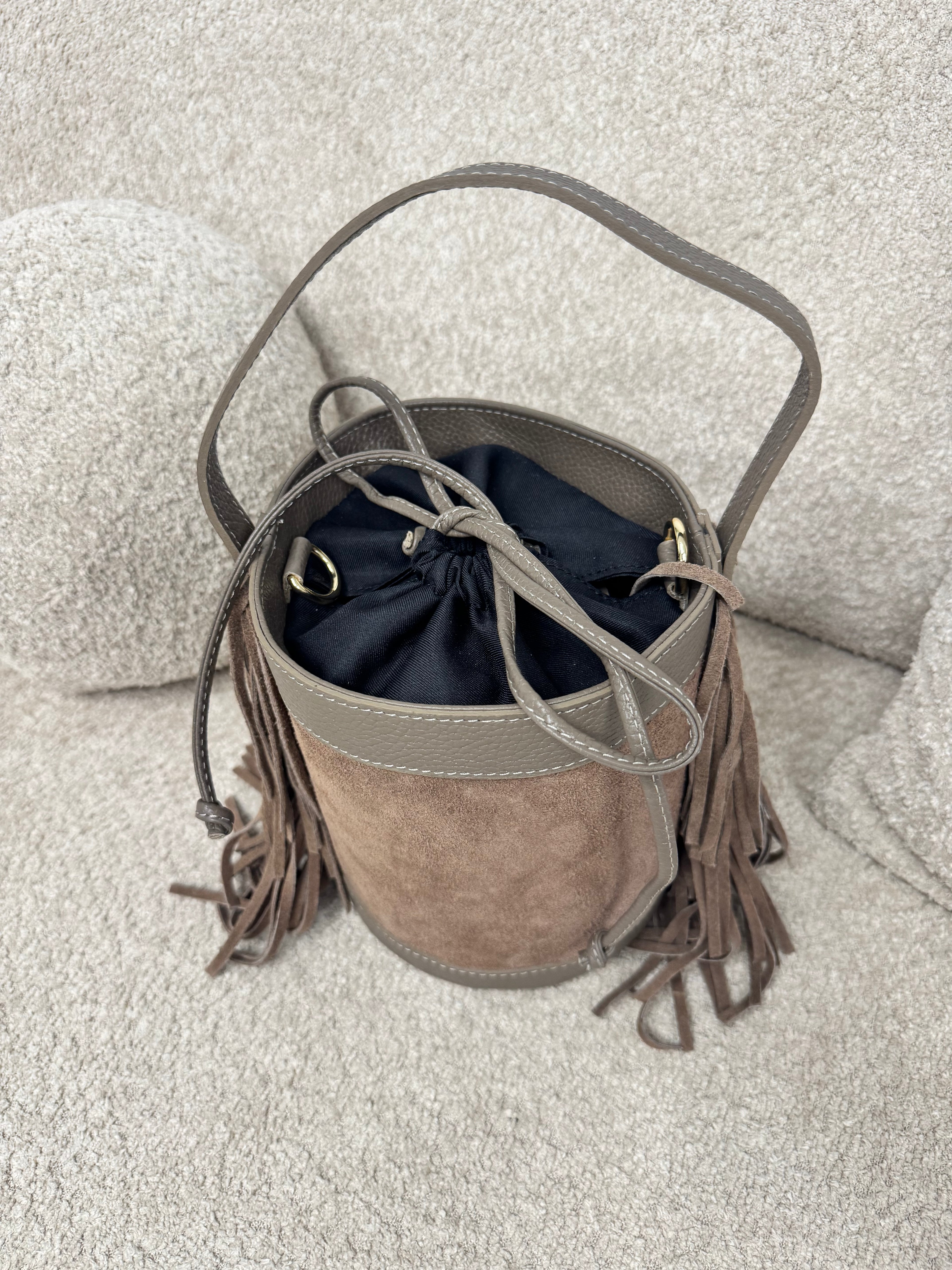 Torebka Boho Nomad – Skórzana Torebka z Frędzlami